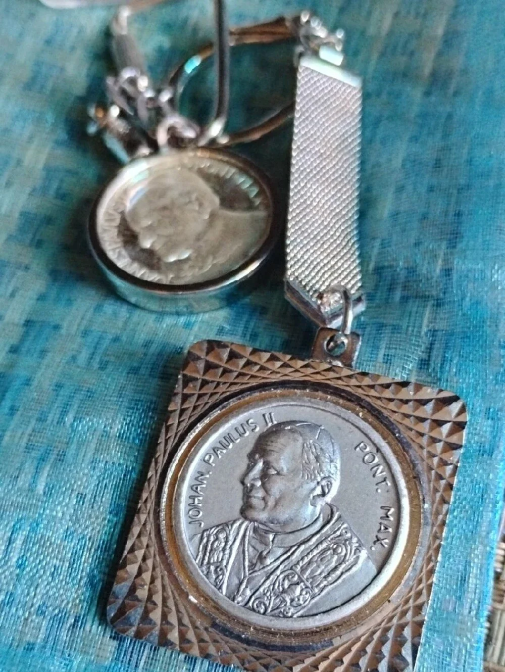 Silver Billion Plate Bar Ounce & Pair Brilliant Religious Metal Coins/Medallion